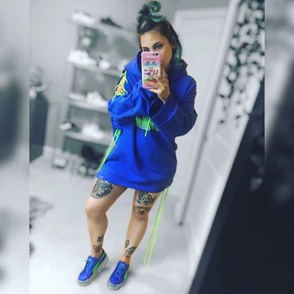 Meet your Posher, Stefani - Picture 2 of 8